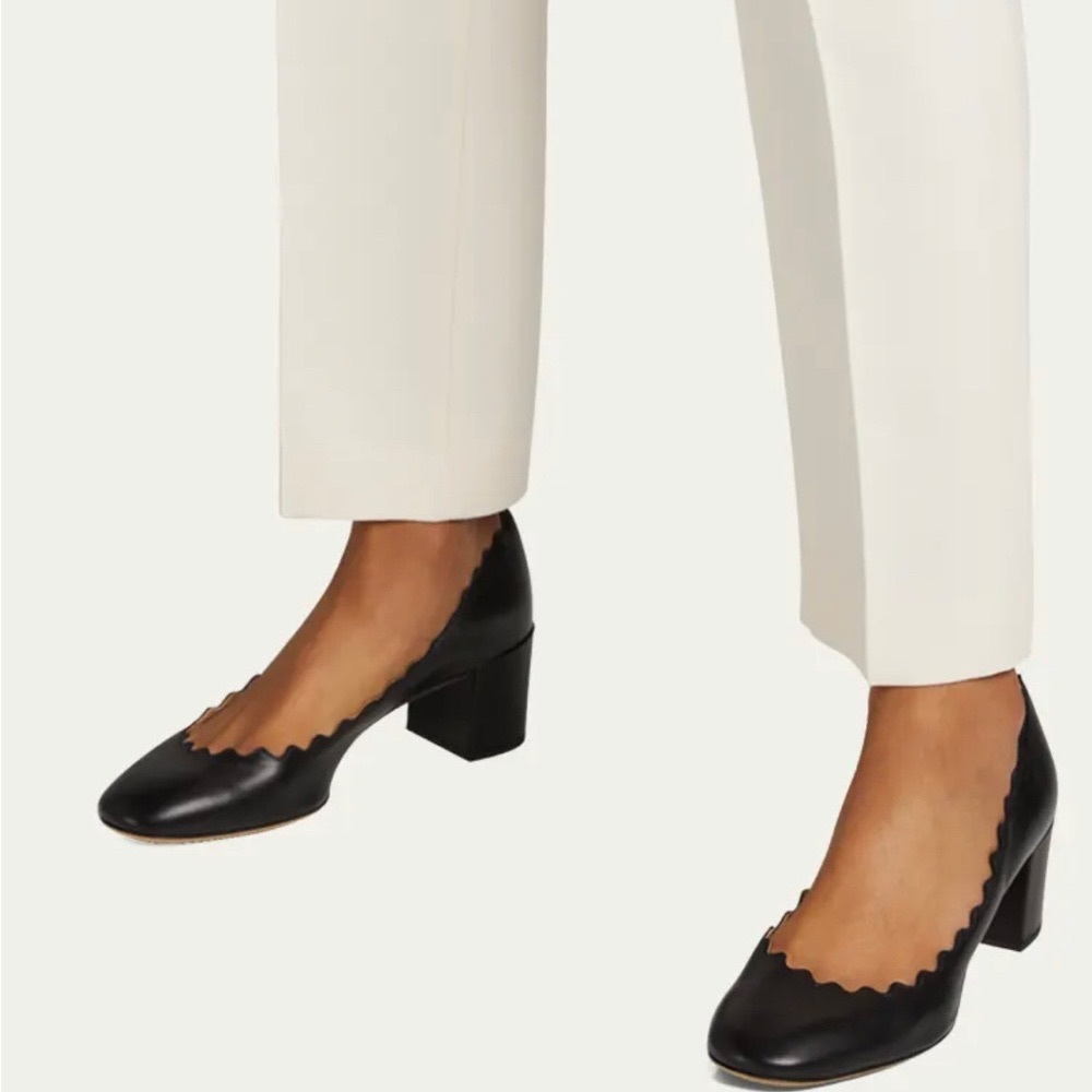 Chloe Scalloped Leather Pumps in black